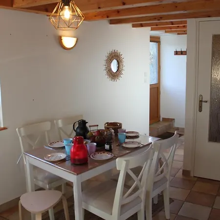 La Touche D'en Bas Bed and breakfast