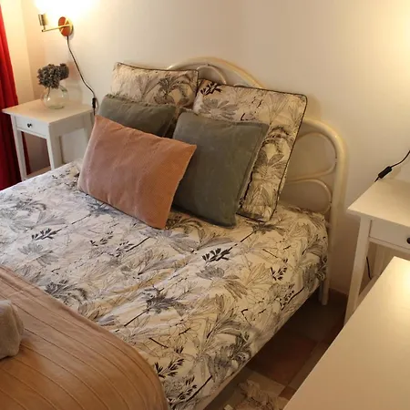 La Touche D'en Bas Bed and breakfast Plouguenast-Langast