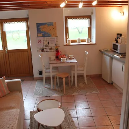 La Touche D'en Bas * Plouguenast-Langast