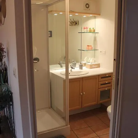La Touche D'en Bas Bed & Breakfast *